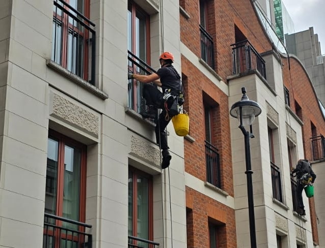 ssg abseiling window cleaning rope access services uk