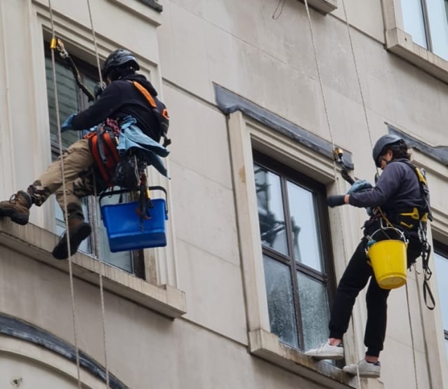 ssg abseiling window cleaning rope access service united kingdom