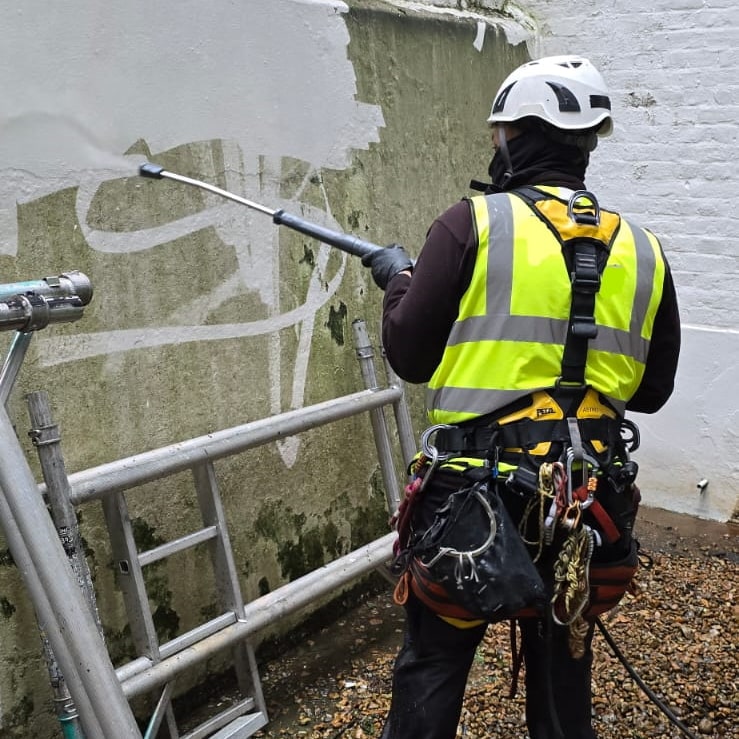 ssg abseiling window cleaning rope access service united kingdom